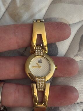 Vintage ESQ Swiss by Movado Women’s Gold-Tone Crystal Accent Bracelet Watch!!